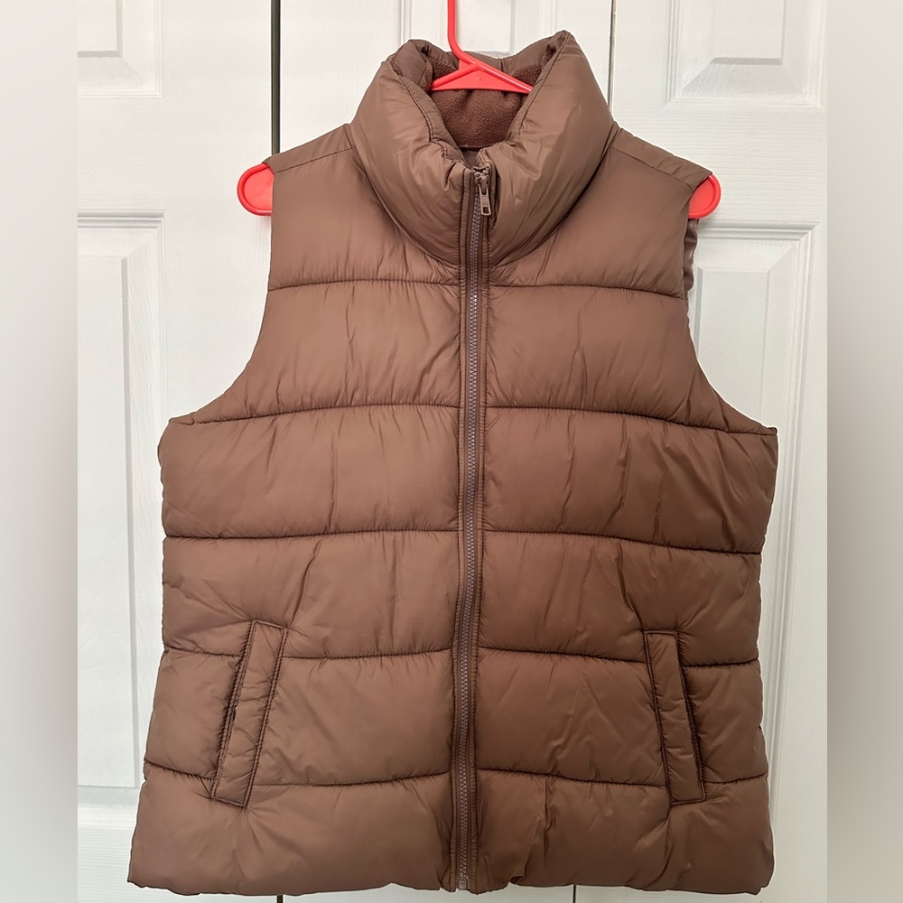 Old Navy Puffer vest Dusty Rose Size L